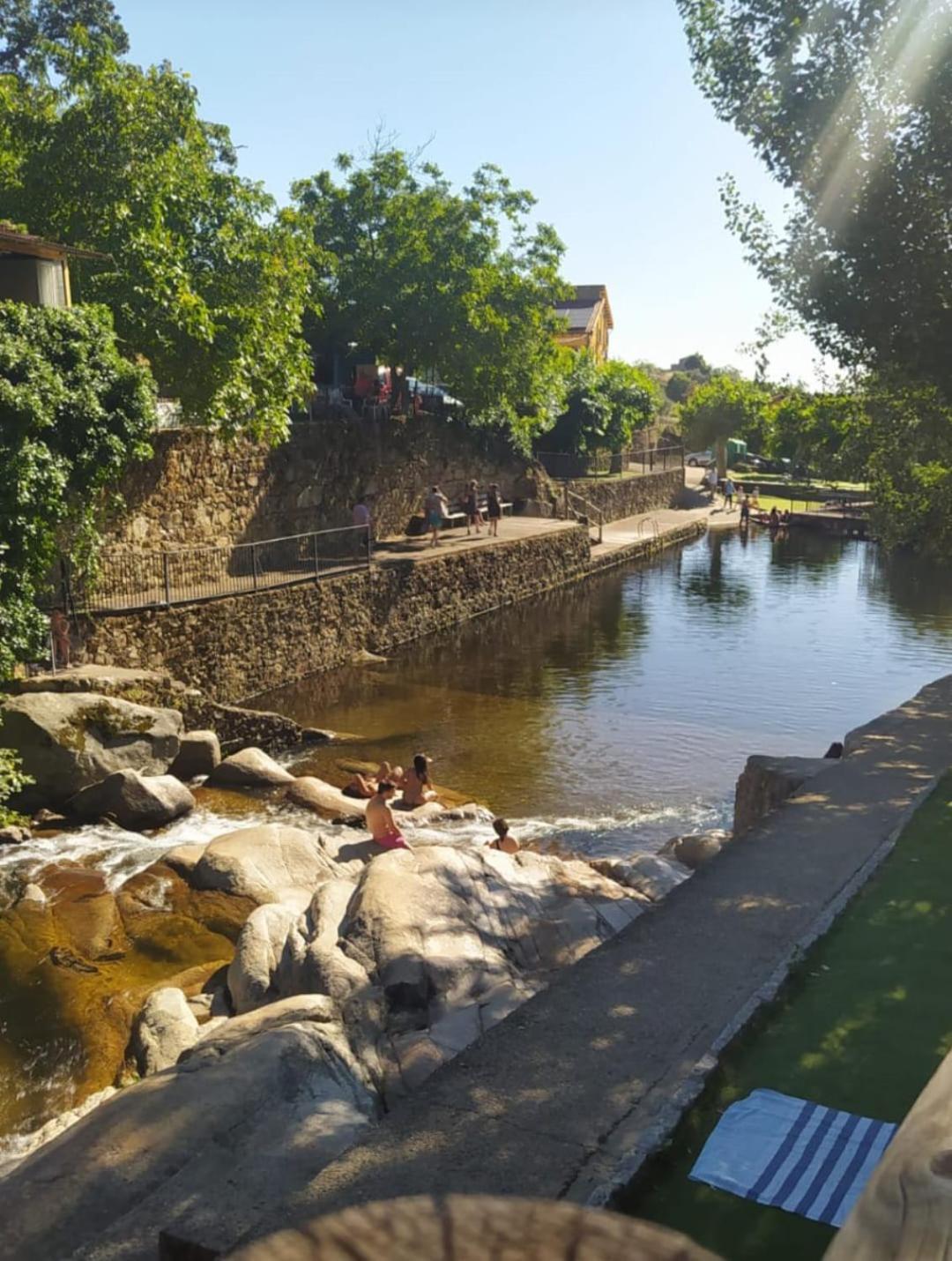 Aires Del Ambroz Casas del Monte